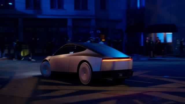 What's Next for Tesla Shares After the Robo-Taxi Buzz?